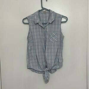 Levi’s Women’s Button Down Sleeveless Blouse